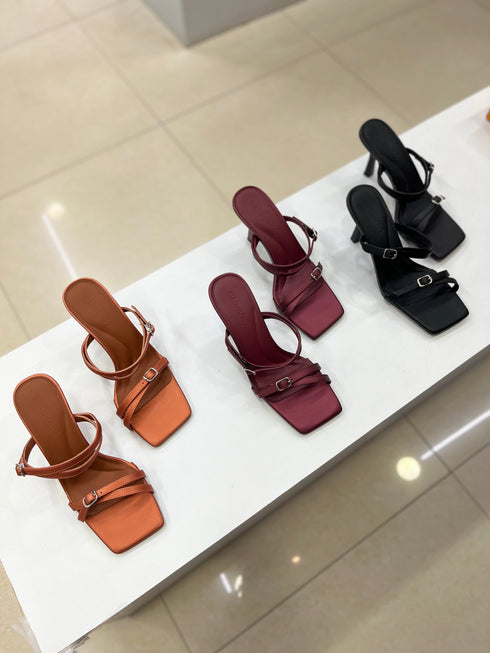 Double Adjustable Straps Slid On Heels